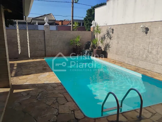 Ibiti do Paço - Casa térrea com piscina em Condomínio