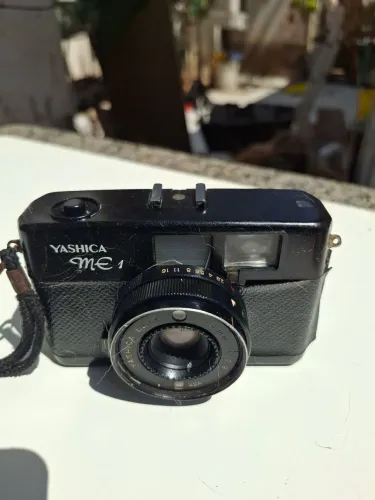 Câmera analógica Yashica ME-1