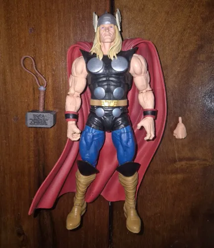 Marvel Legends Thor 80 anos 