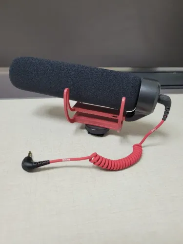 Microfone Shotgun Rode VideoMic GO + Protetor de Vento DeadCat - Ótimo Estado