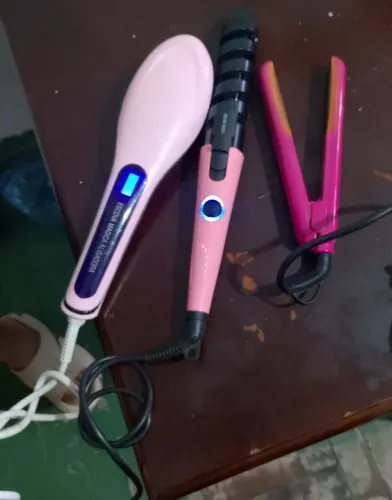 Vendo kit de cabelo por,150 Reais.