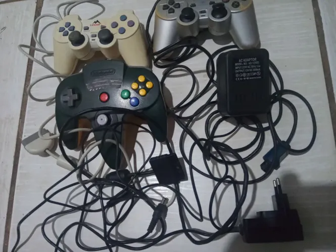 Controles Nintendo e PS2 mais fontes de 12 wolts