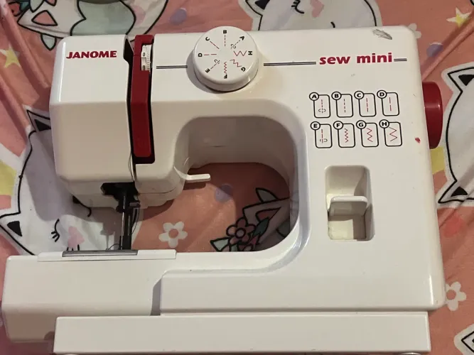 Mini máquina de costura