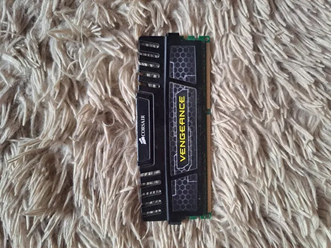 PC MEMÓRIA RAM CORSAIR 8GB