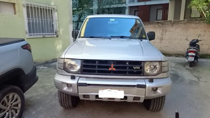 Mitsubishi Pajero GLS 3.5 V6 TOP 4P AUT 2000