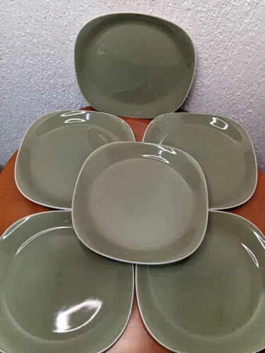 Jogo com 6 Pratos Quadrados Verde Oliva - Ótimo Estado