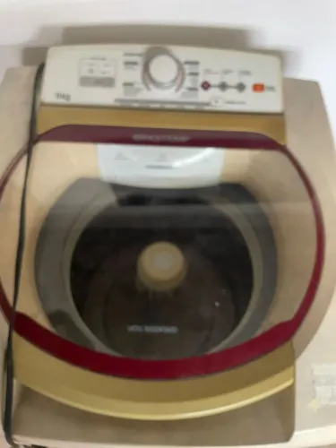 MÁQUINA DE LAVAR ROUPAS