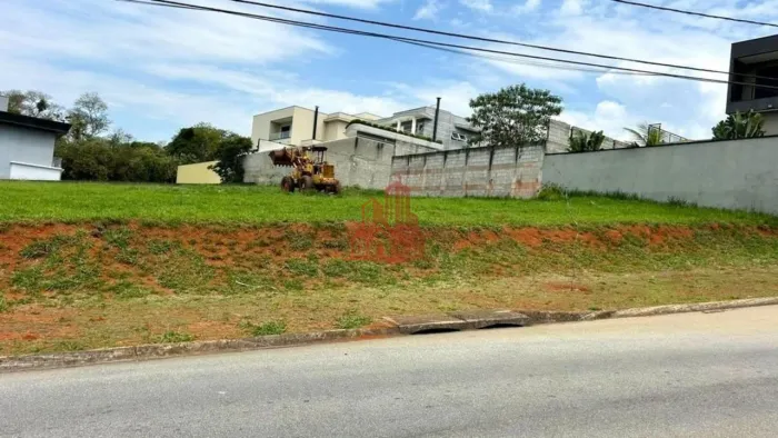 Terreno de Esquina à Venda no Reserva Santa Maria Jandira/SP
