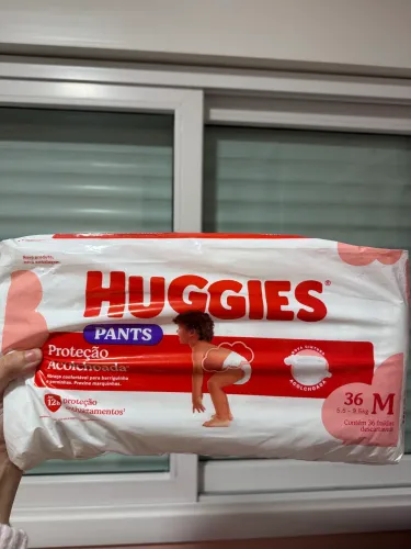 Fraldas Huggies fechadas/lacradas