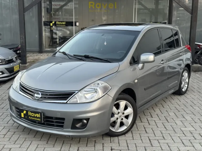 Nissan Tiida SL 1.8/1.8 Flex 16V Aut. 2013