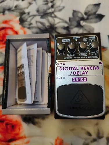 PEDAL BEHRINGER DIGITAL DELAY/REVERB DR 400