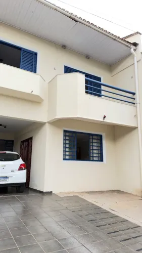 Sobrado com 4Q sendo 1 suíte | Vila Lucy