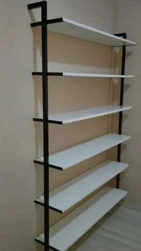 ? ESTANTE EXPOSITORA - METALON + MDF