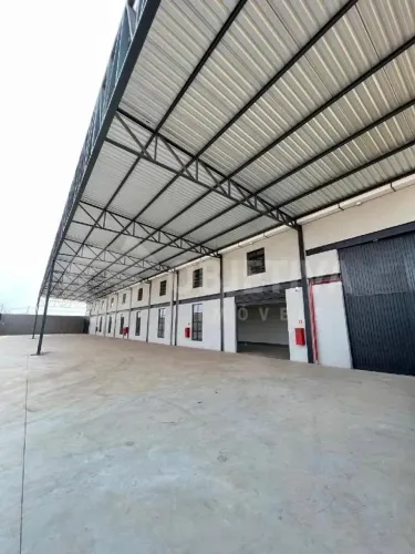 Galpão comercial na Zona Sul de Uberlândia/MG, com 3.040 m² de área construída