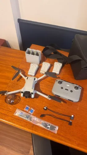 Drone DJI Mini 3 Pro com Controle | Seminovo
