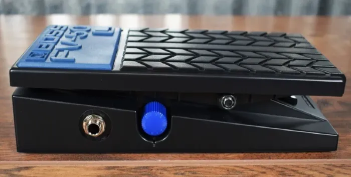 Pedal de Volume Stereo Boss FV50L