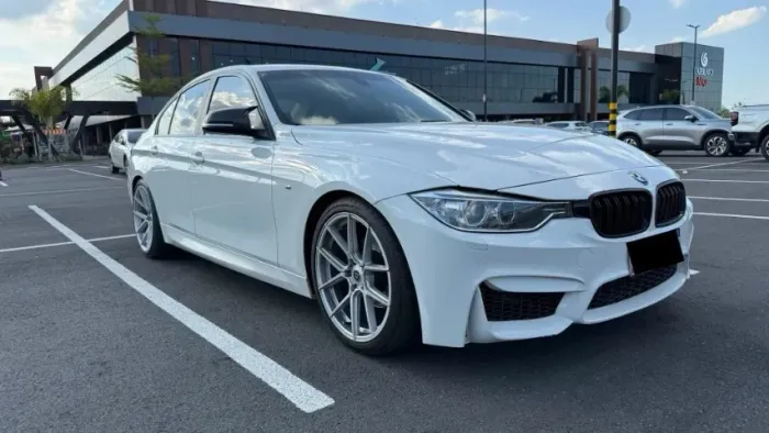 BMW 320I A 2.0 Turbo/activeflex 16V 184cv 4P 2015