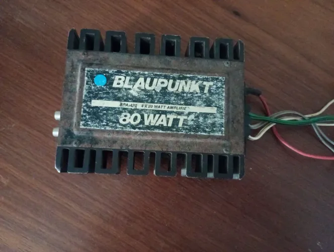 Amplificador automotivo blaupunkt modelo:boa 420, 80 watt