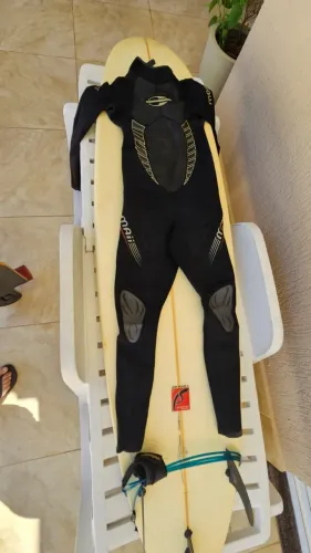 Roupa de neoprene feminina Mormaii tamanho G - ótimo estado
