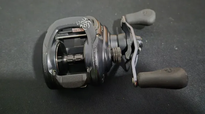 Carretilha Daiwa Tatula 200HS