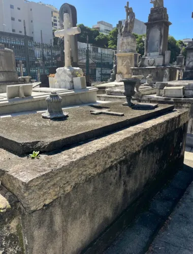 JAZIGO PERPÉTUO À VENDA - CEMITÉRIO SÃO JOÃO BATISTA | BOTAFOGO - RJ