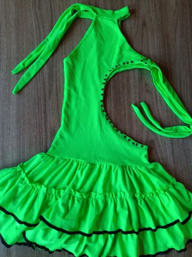Roupa festa junina são João vestido Tamanho 7/8anos 10$ cada ?