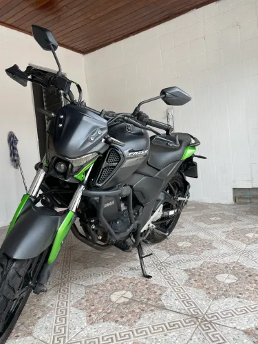 Fz 15 2023 costumizada