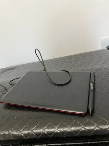 Mesa Digitalizadora Wacom One Ctl-672 Preto/vermelho