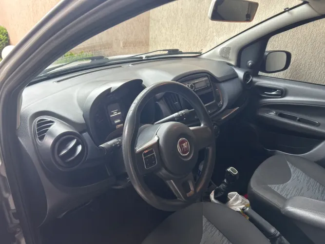 Fiat Uno Attractive 1.0 Flex 6V 5P 2017
