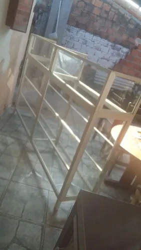 Prateleira de Vidro Serve pra colocar Celulares, Itens de Comércio etc....