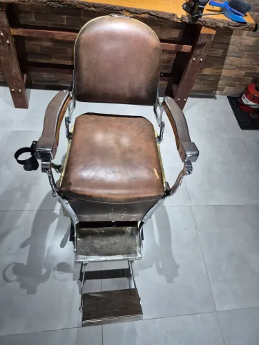 CADEIRA DE BARBEIRO RETRÔ