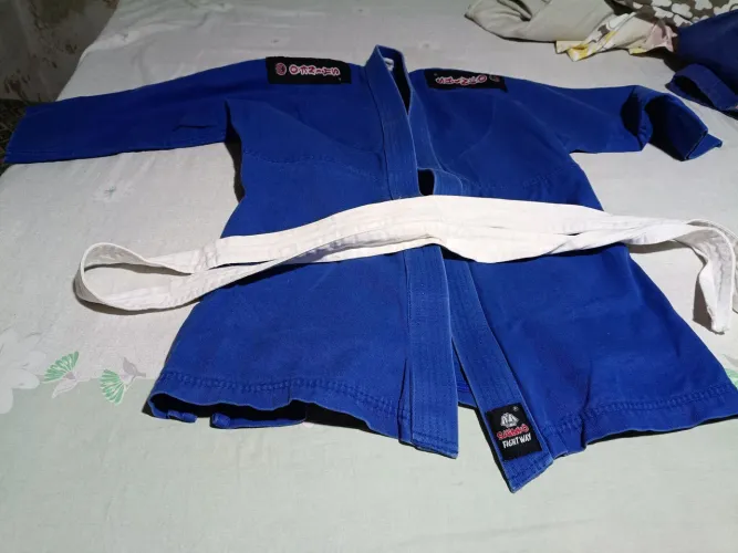 Vendo duas roupas de judô