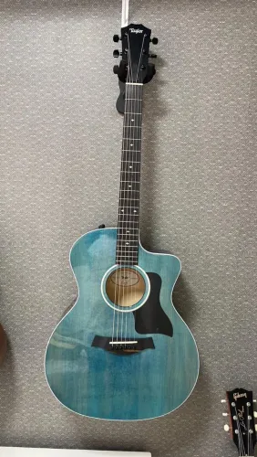 Taylor 214ce DLX LTD à venda