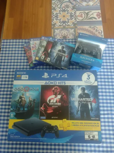 PS4 1TB com 5 jogos 