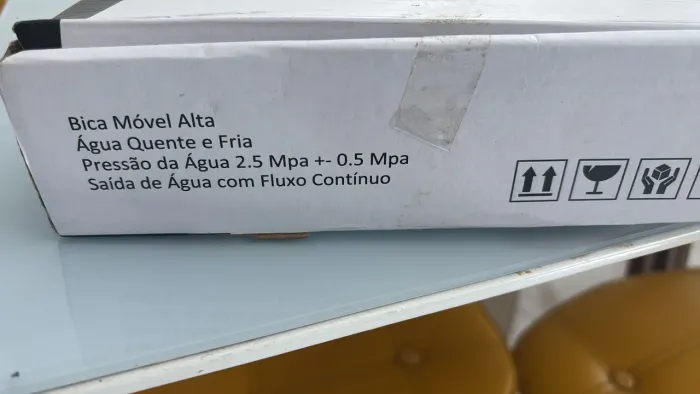 Torneira agua quente e fria boca alta