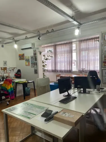 Centro comercial para aluguel tem 408 metros quadrados em Copacabana - Rio de Janeiro - RJ