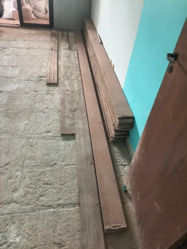 Piso de madeira maciça 