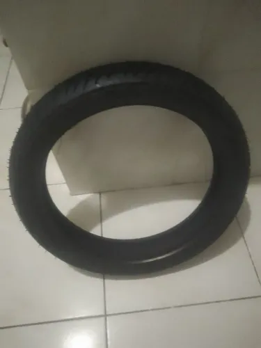 ? VENDO PNEU DIANTEIRO DE MOTO - NOVO!<br><br>? Valor: R$ 100,00