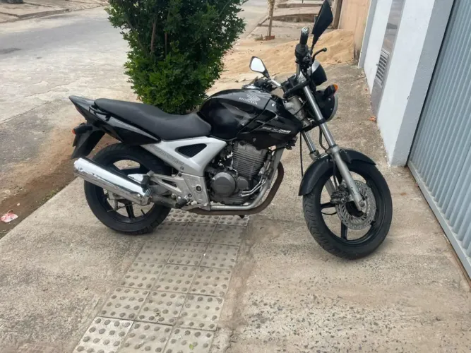 Twister CBX 250