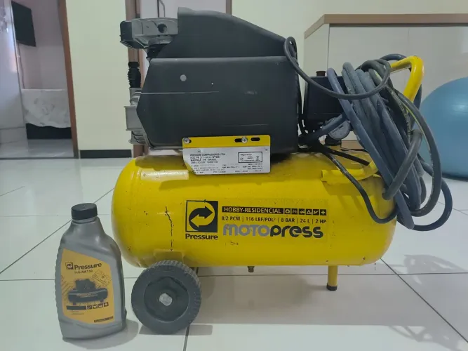 Compressor MOTOPRESS 24L + 1/5 Litro do óleo para motor.