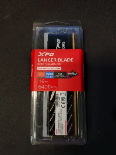 Memória RAM 16GB DDR5 6400Mhz CL32 Adata XPG Lancer Blade AX5U6400C3216G-SLABRBK RGB