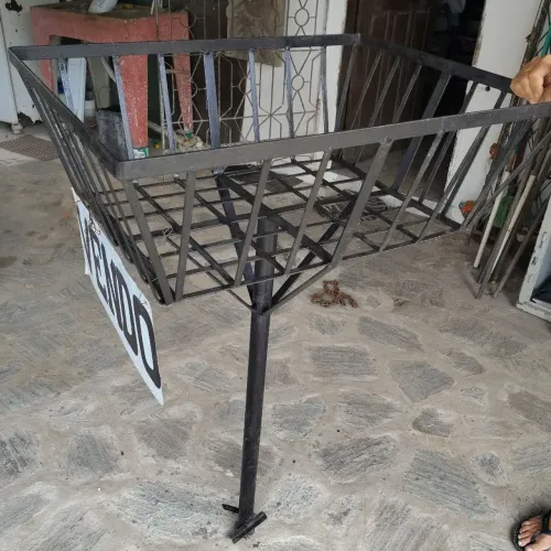 Lixeira de ferro