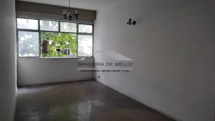 BANDEIRA DE MELLO VENDE - aproximadamente 100m², salão,  3 quartos no  Estácio - Rio de Ja