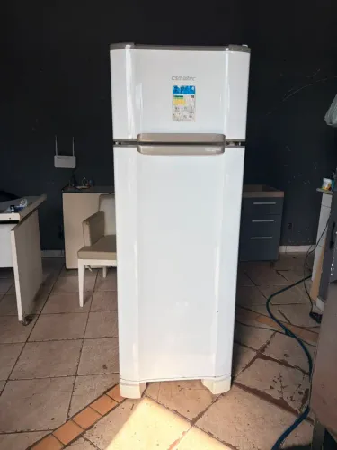 Geladeira smaltec Dgelo seco 280 litros funcionando perfeitamente ((ENTREGO GRATIS))