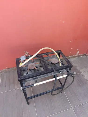 Vendo fogão industrial duas bocas