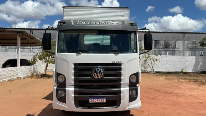 Volkswagen 13.190 ano 2012 baú R$ 212.000