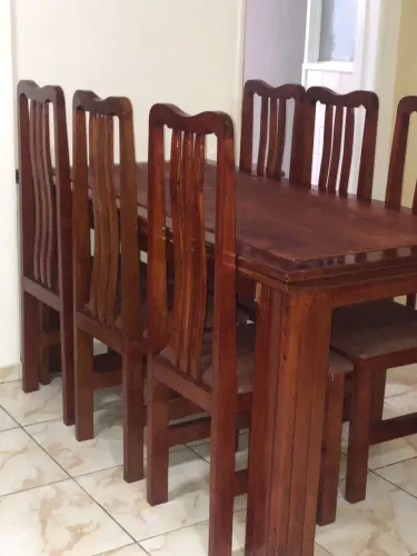 Mesa 6 cadeiras Madeira de Lei