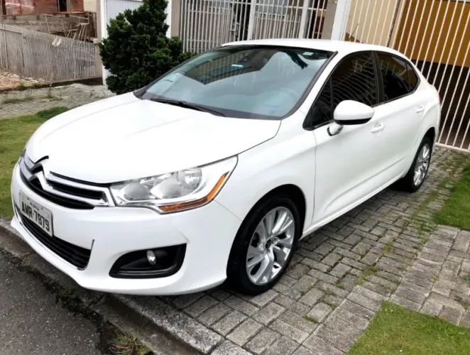 Citroen C4 Lounge Tendance 2.0 Flex 4P Aut. 2014