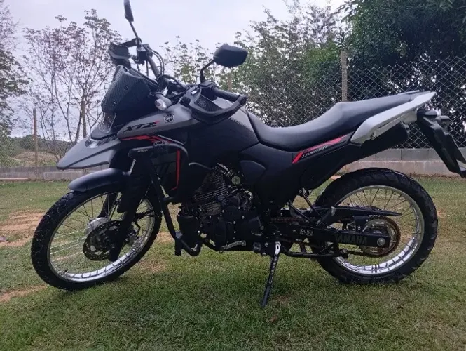 Vende-se XTZ Lander 250 Connected 2025