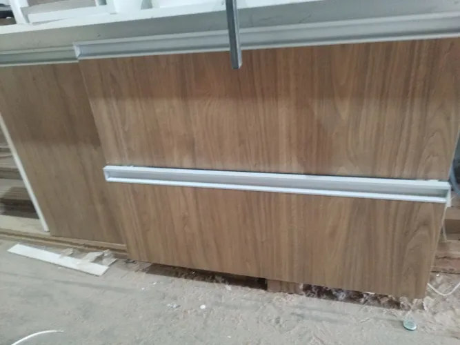 Balcão com 2 gavetão e 1 porta 1.20 x 58x67